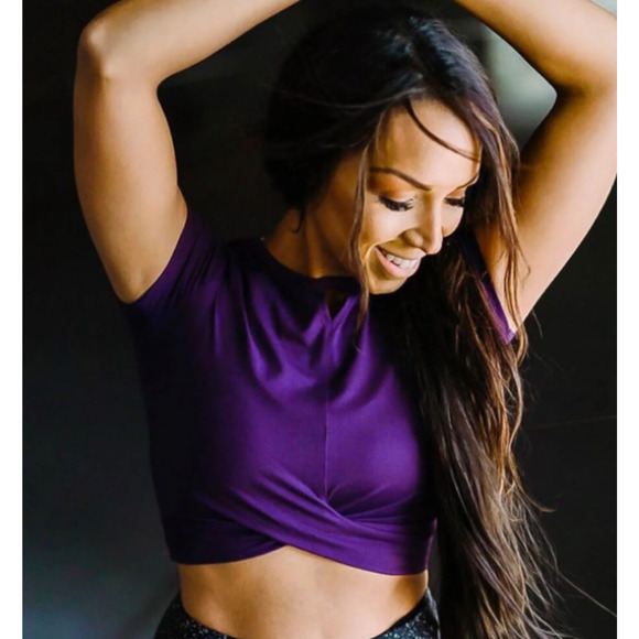 Zyia Active Twist Cropped Top Womens M Medium Purple Keyhole Short Sleeve Shirt - Picture 11 of 12
